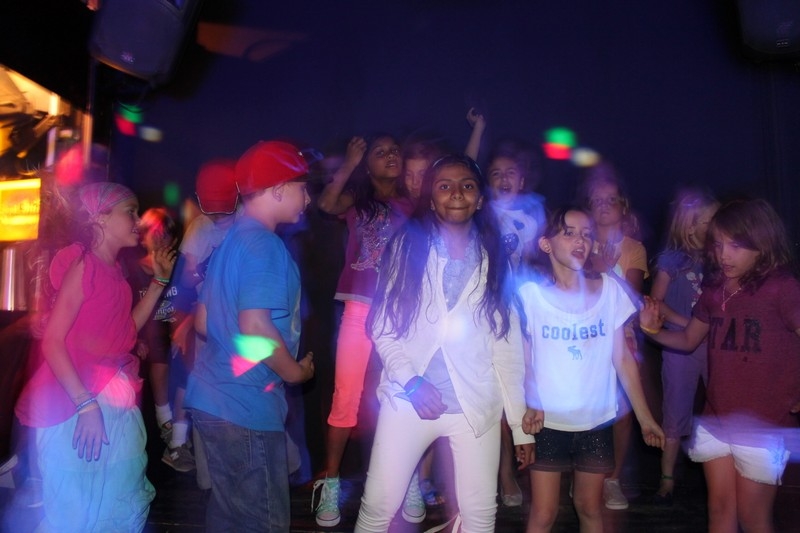 Village Camps International Summer Camp Leysin, Switzerland 2026-08-15 https://www.villagecamps.com/journals_admin/images/682-17-disco (5).jpg